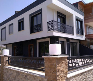Lazer Kesim Balkon Korkuluğu